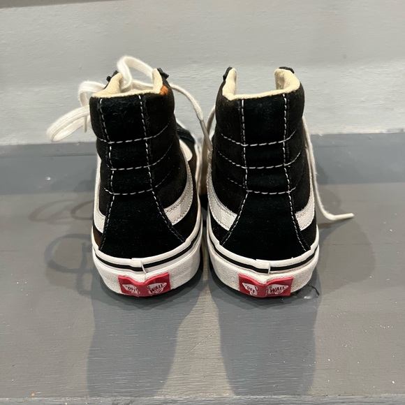 Vans sneakers!! Size women 6.0 men 4.5 - Picture 3 of 9